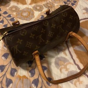 Authentic Louis Vuitton Purse date code- DU1013